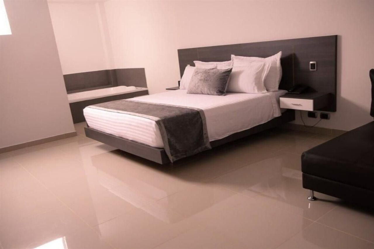 Calle 10 Express Hotel ميديلين المظهر الخارجي الصورة