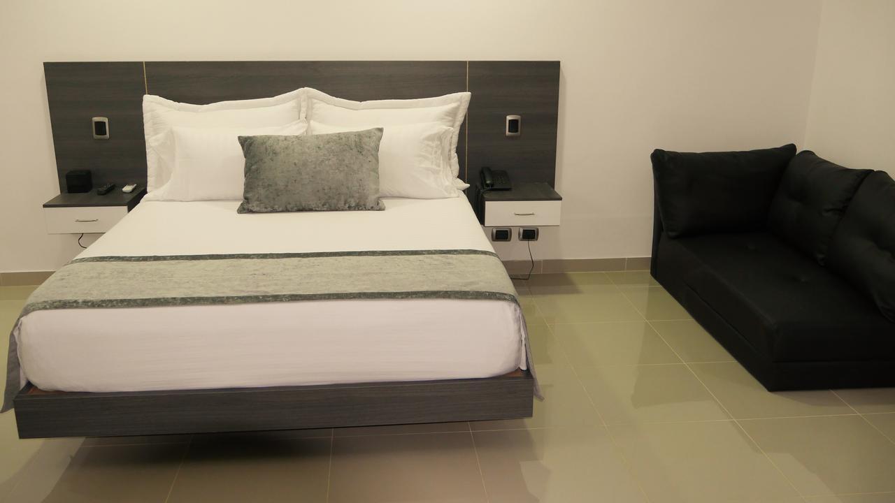 Calle 10 Express Hotel ميديلين المظهر الخارجي الصورة
