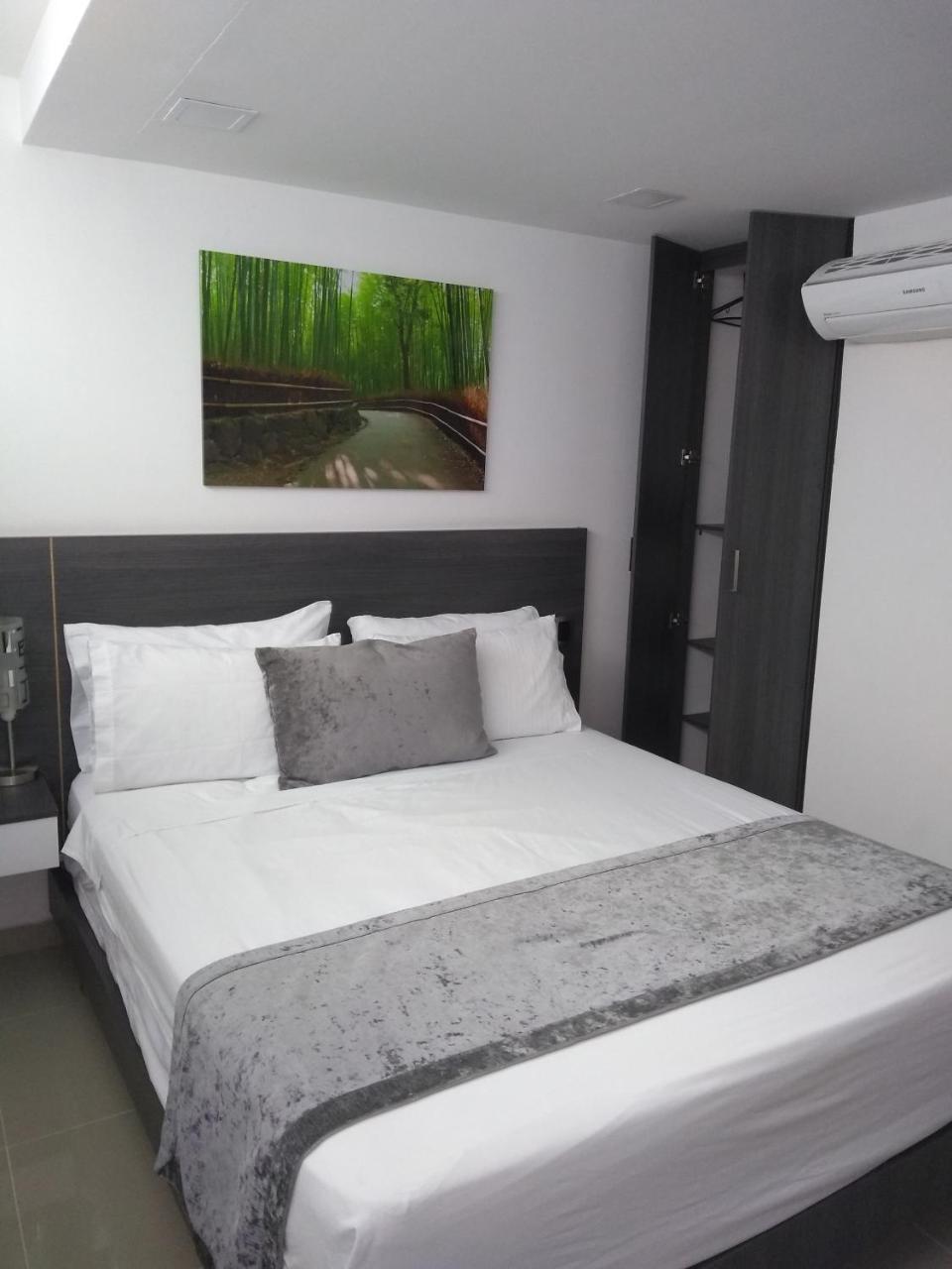 Calle 10 Express Hotel ميديلين المظهر الخارجي الصورة