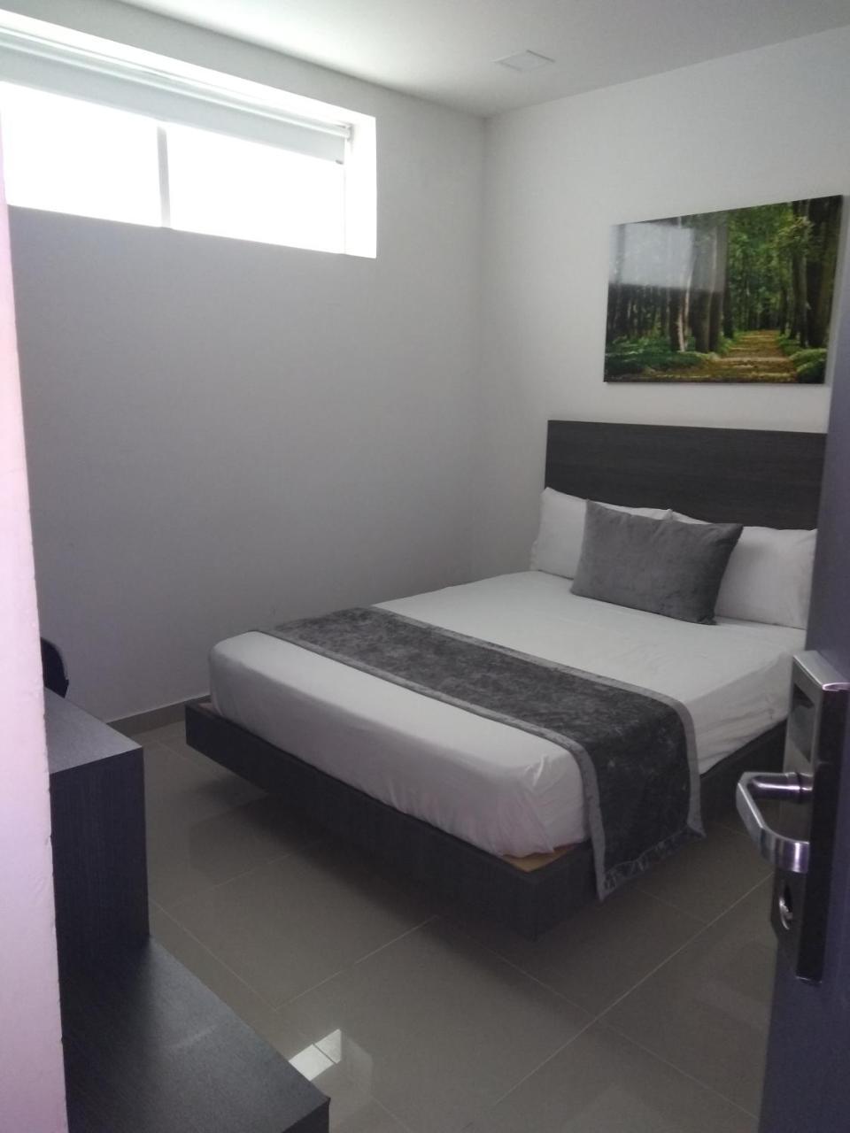 Calle 10 Express Hotel ميديلين المظهر الخارجي الصورة