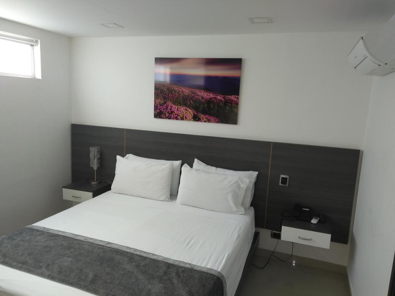 Calle 10 Express Hotel ميديلين المظهر الخارجي الصورة