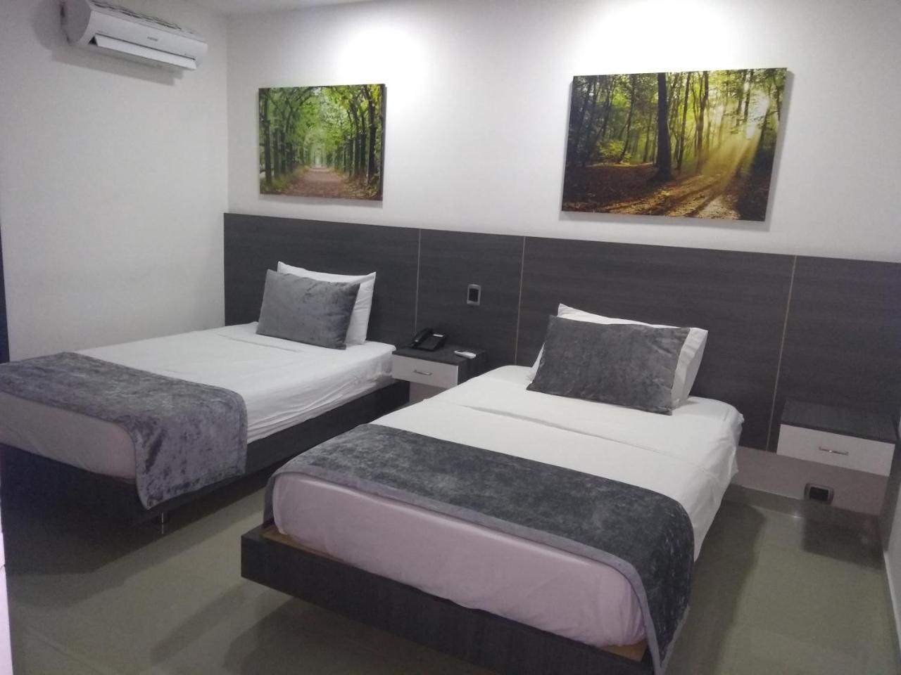 Calle 10 Express Hotel ميديلين المظهر الخارجي الصورة