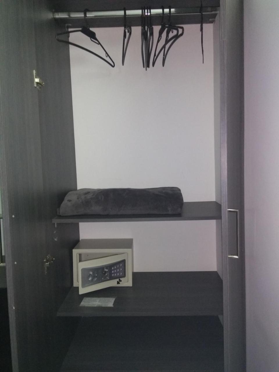 Calle 10 Express Hotel ميديلين المظهر الخارجي الصورة