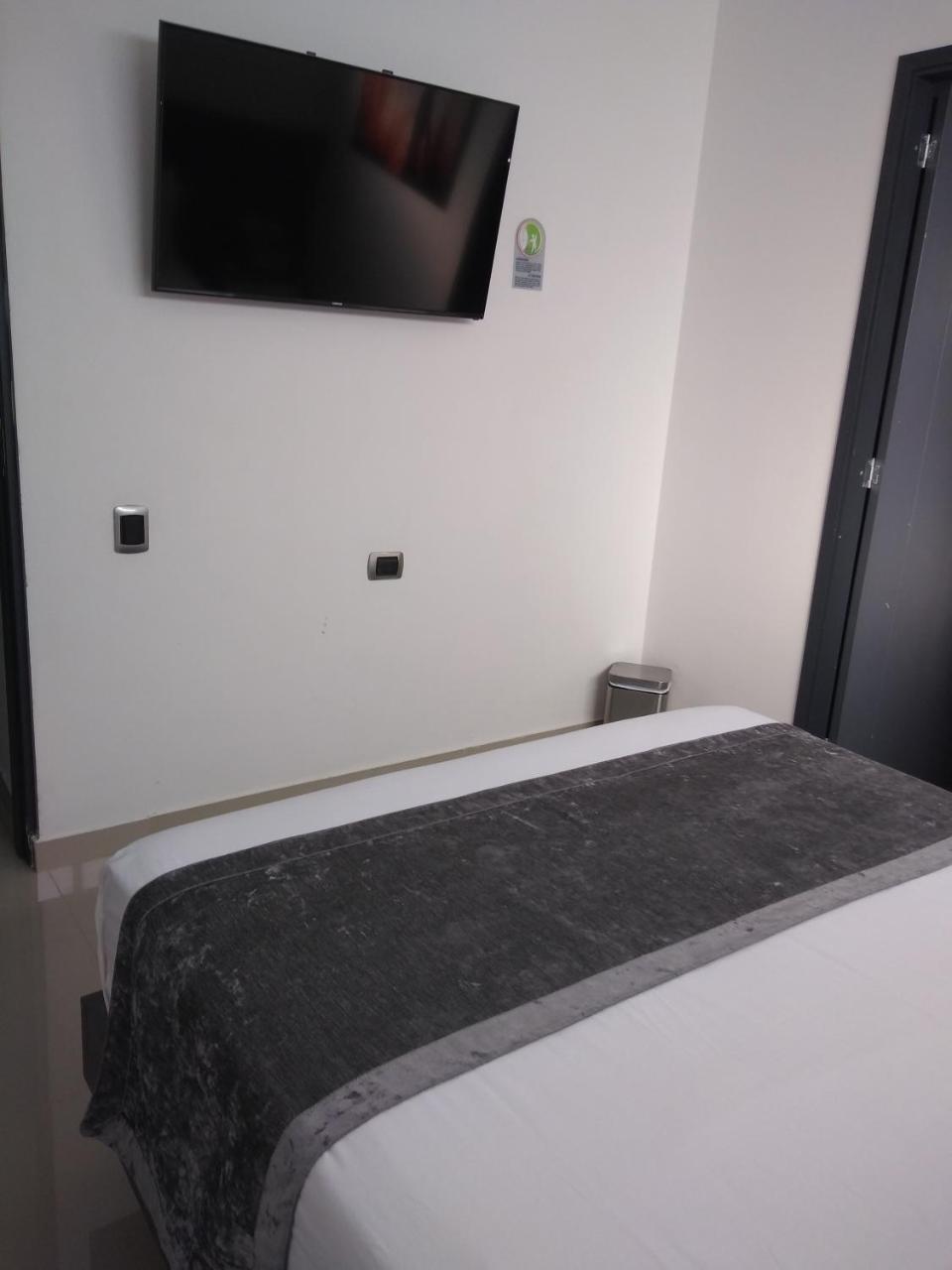 Calle 10 Express Hotel ميديلين المظهر الخارجي الصورة