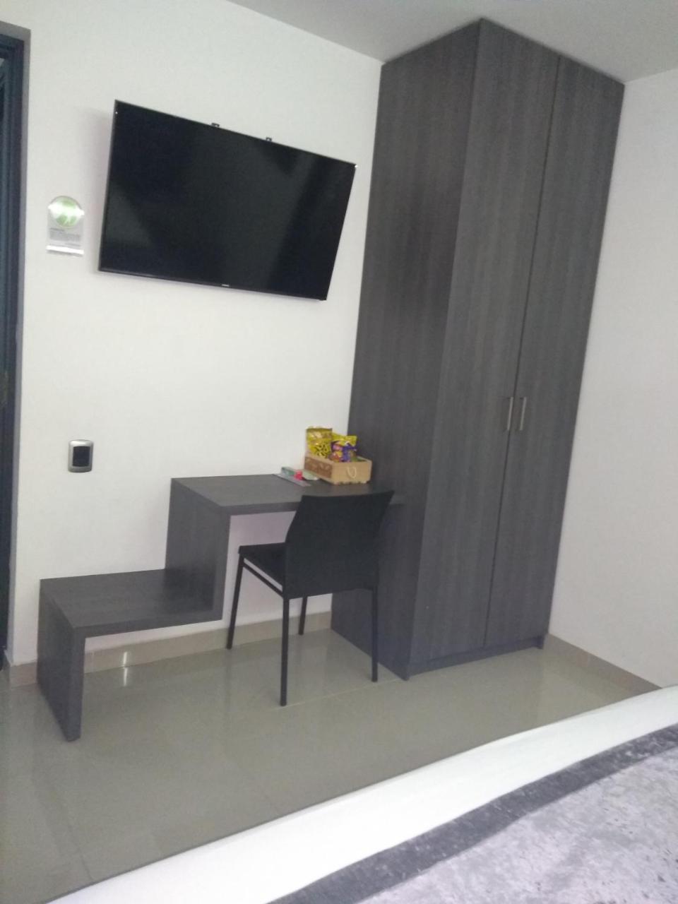 Calle 10 Express Hotel ميديلين المظهر الخارجي الصورة