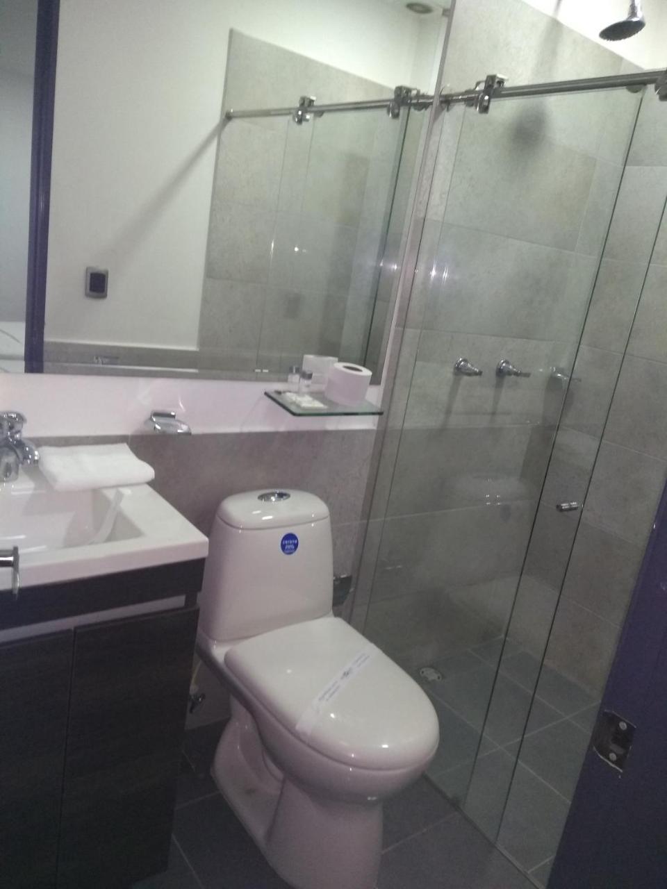 Calle 10 Express Hotel ميديلين المظهر الخارجي الصورة