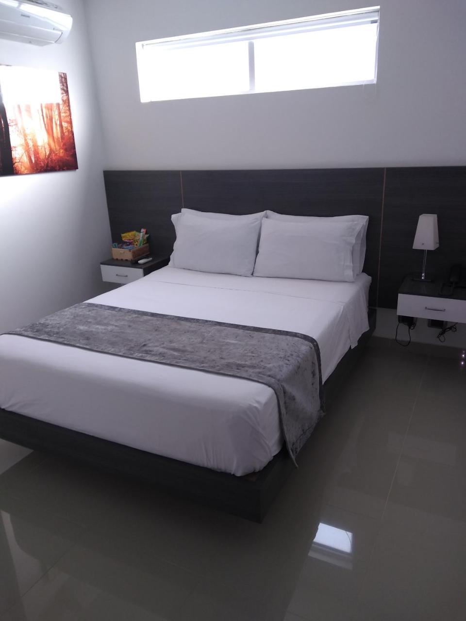 Calle 10 Express Hotel ميديلين المظهر الخارجي الصورة