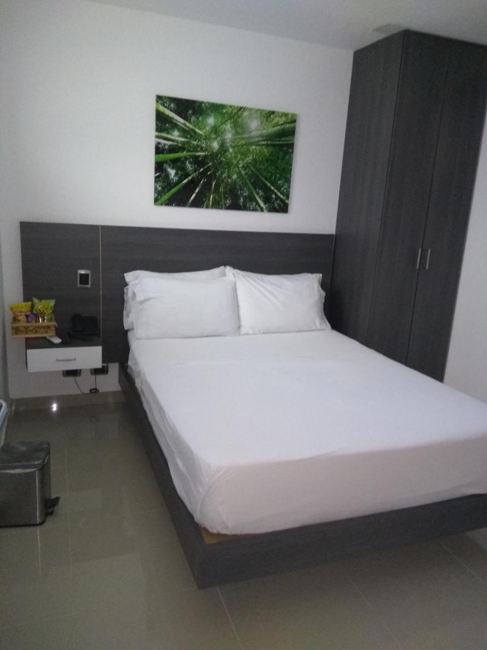 Calle 10 Express Hotel ميديلين المظهر الخارجي الصورة